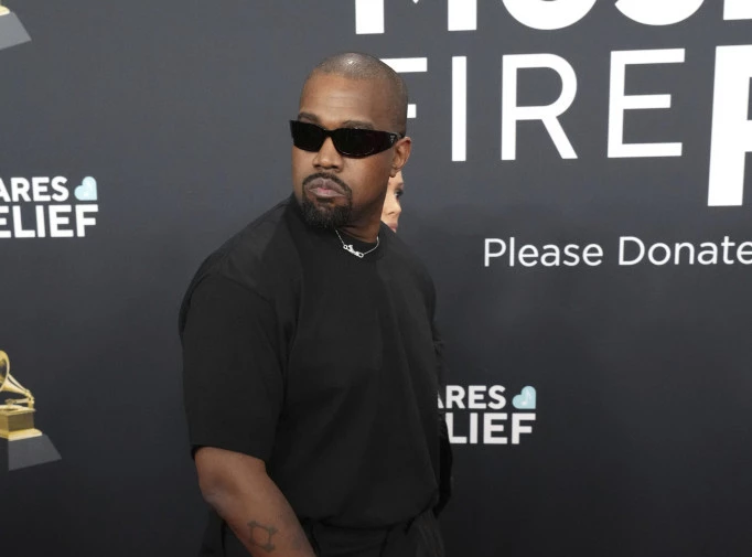 211249_67th-annual-grammy-awards-arrivals_f.webp