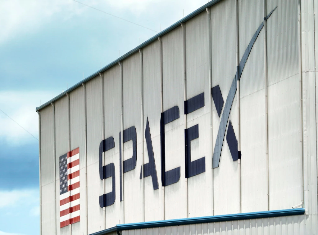396942_spacex-cursor_f.webp