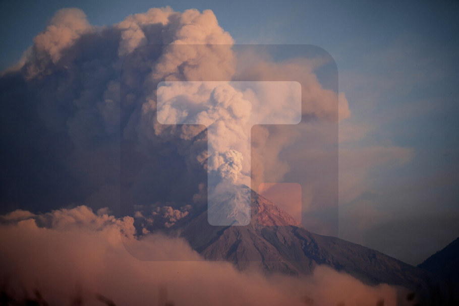 410979_guatemala-volcano_iff.jpg