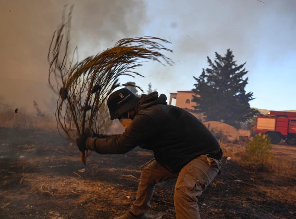 412266_aptopix-greece-wildfires_f.webp