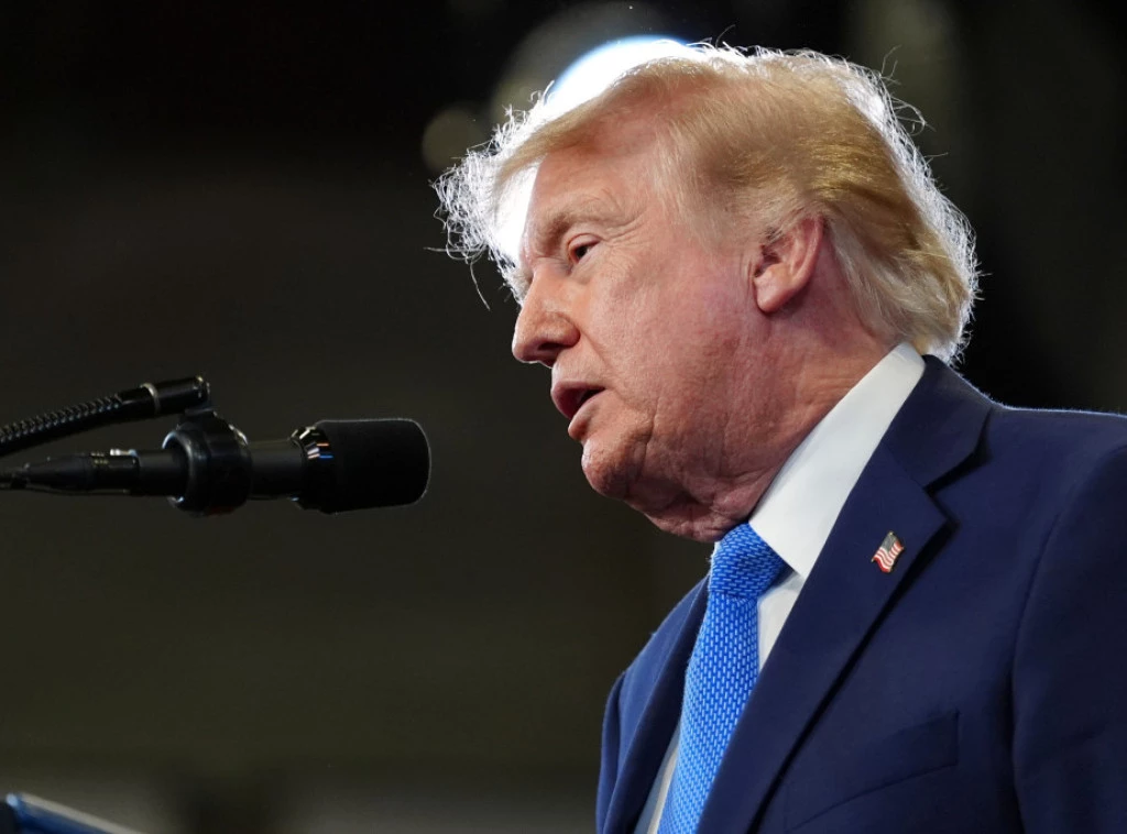 414049_trump_f.webp