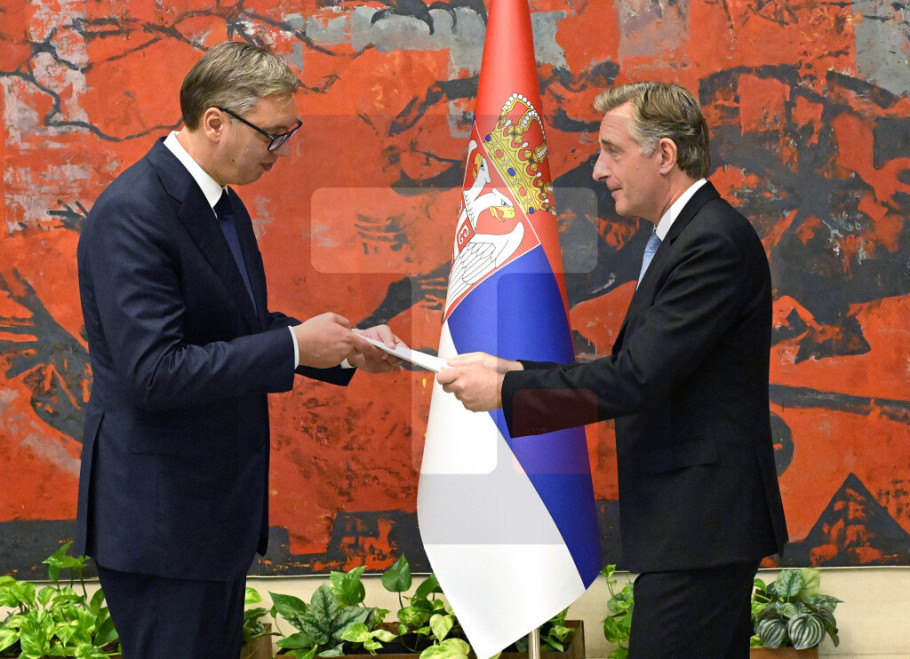 414538_vucic-austrija-akreditivi_iff.jpg