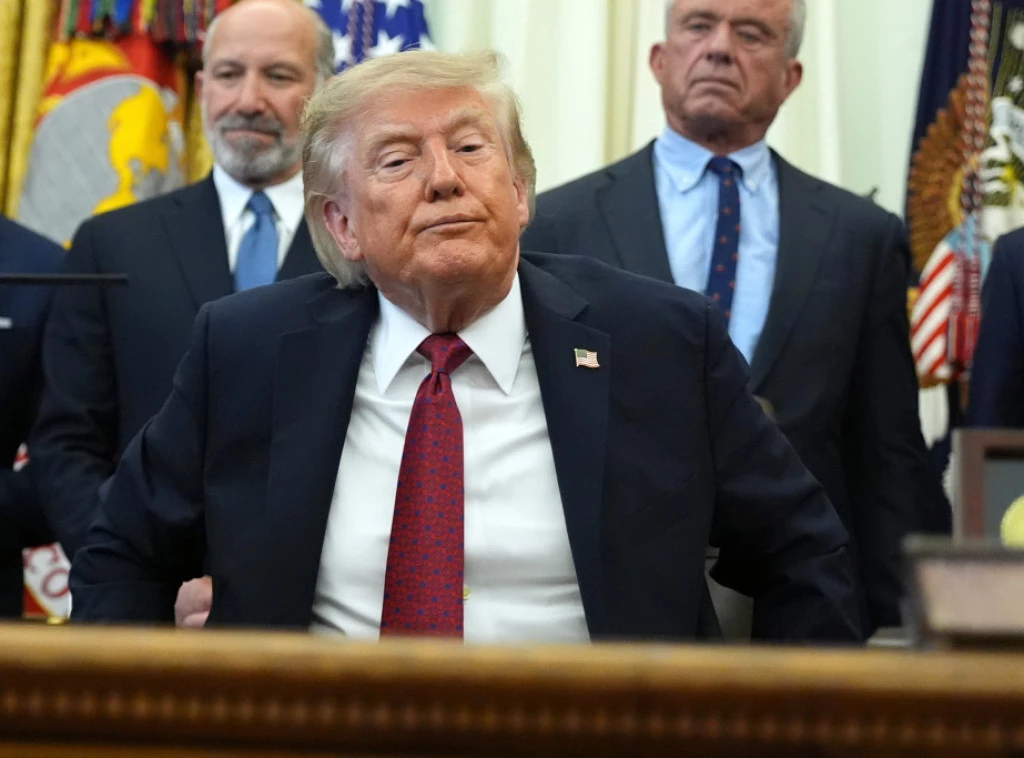 418812_trump_f.webp